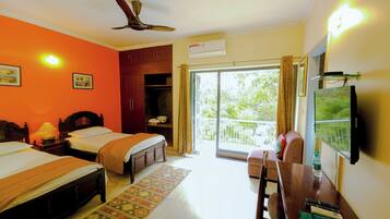 Chambre Deluxe avec lits jumeaux, 1 chambre, vue ville | Literie de qualité supérieure, décoration personnalisée