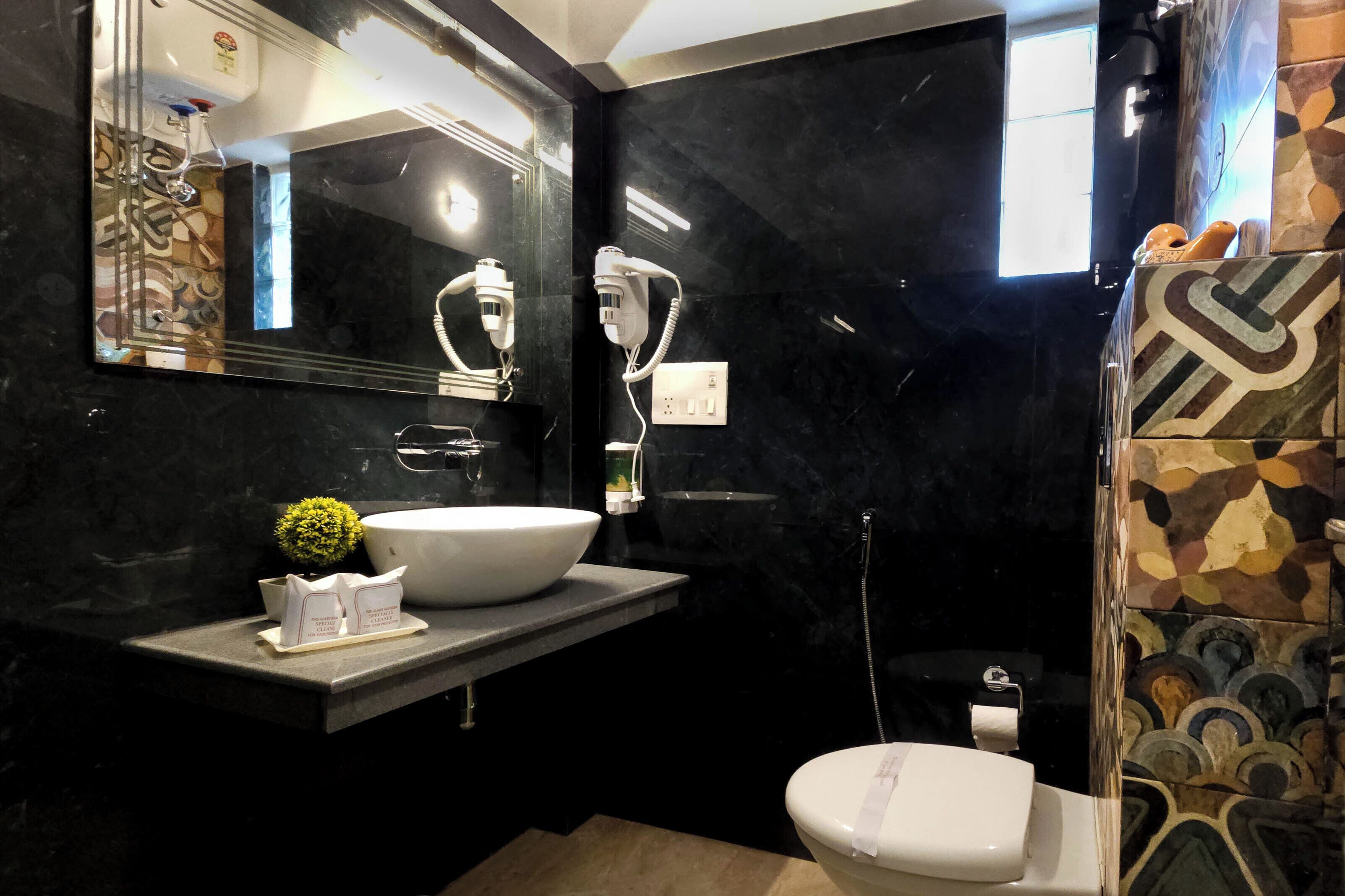 Deluxe Double Room, 1 Bedroom, Corner | Bathroom