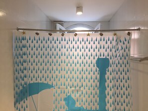 Phong 1 | Bathroom shower - Anhome (Hanoi)