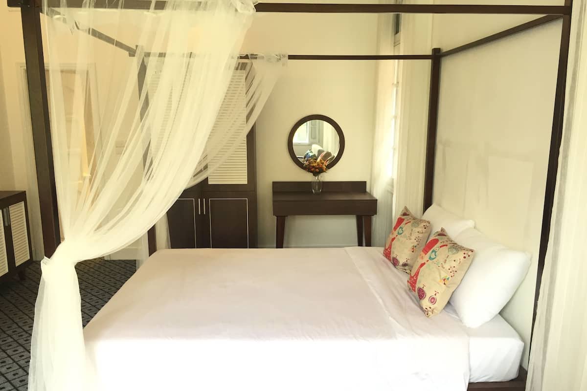 Phong 1 | Desk, iron/ironing board, free WiFi, bed sheets