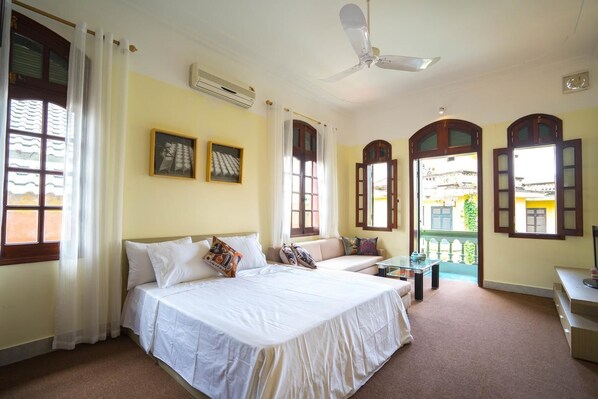 Phong 1 | Desk, iron/ironing board, free WiFi, bed sheets - Anhome (Hanoi)