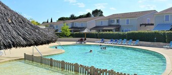 Duplex Sleeps 6 with Terrace, Heated Pool, Free Parking, Pet-Friendly