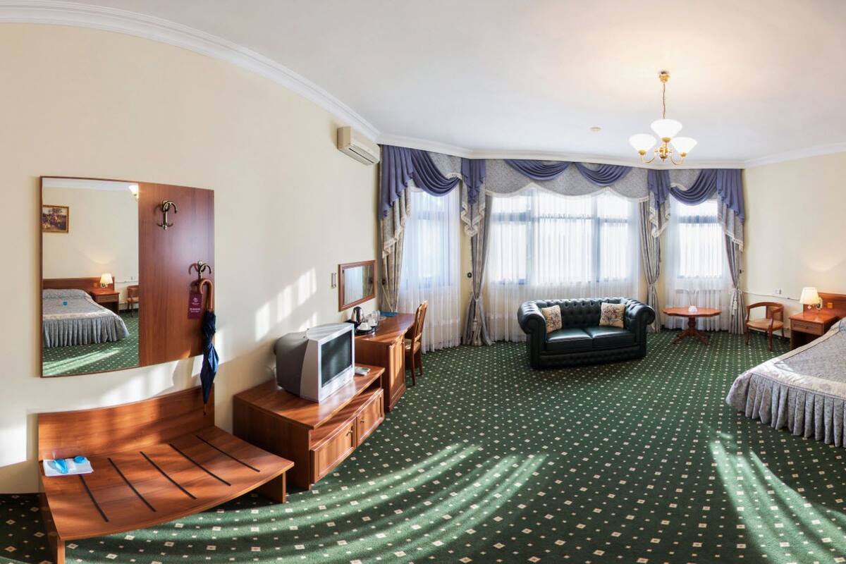 In-room safe, free WiFi