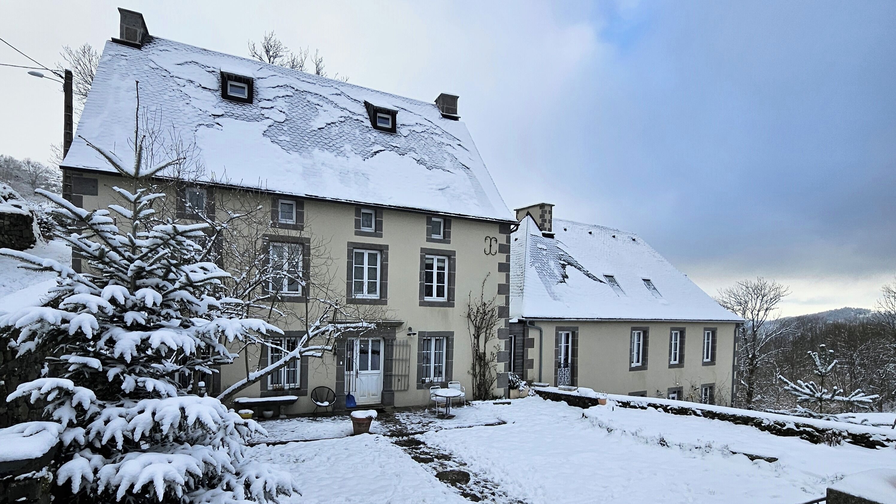 Bagian depan properti