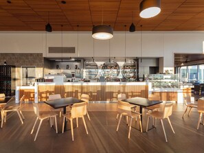 Breakfast, lunch, dinner served; local cuisine  - Peppers Silo Launceston (Invermay)