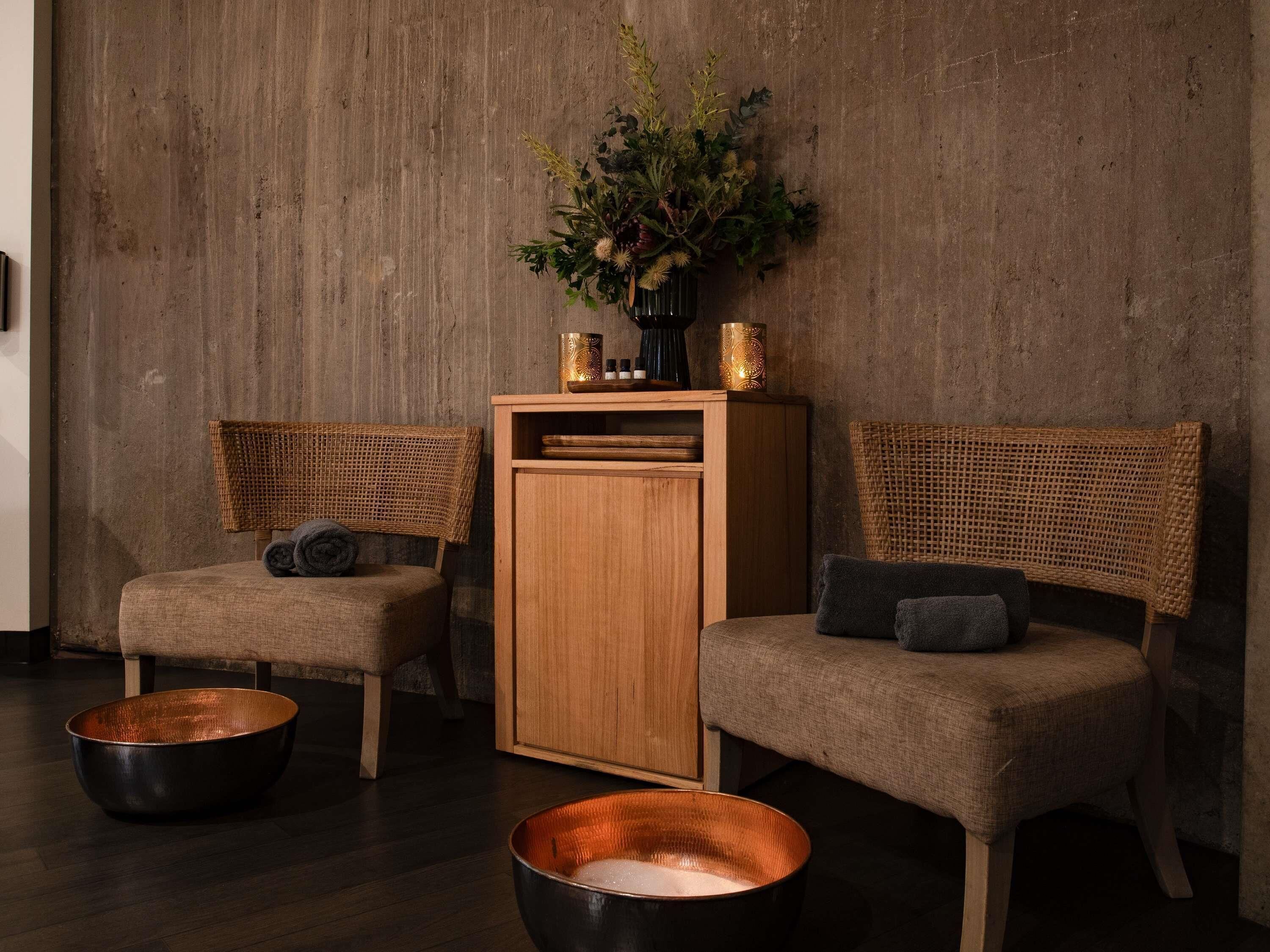 Couples treatment room(s), body treatments, body wraps, body scrubs