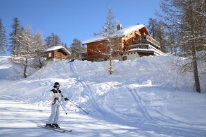 Exterior - Chalet Genepy SKI Montgenèvre sleeps 22 - on the slopes, ski in ski out!!! (Montgenèvre)
