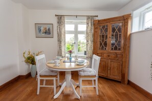 Free daily full breakfast  - Avalon House B&B (Lyndhurst)