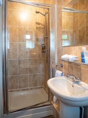 Bathroom - Avalon House B&B (Lyndhurst)