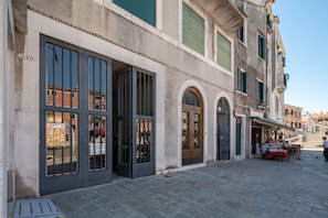 Property entrance - Ca' degli Archi 2 (Venice)