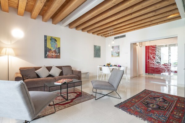 Interior entrance - Ca' degli Archi 2 (Venice)