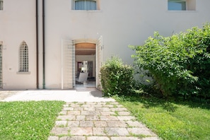 Courtyard - Ca' degli Archi 2 (Venice)