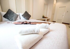 3 Bedrooms Private House 