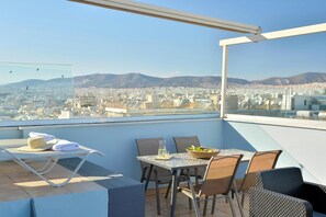 Maisonette with Acropolis View | Terrasse/Patio