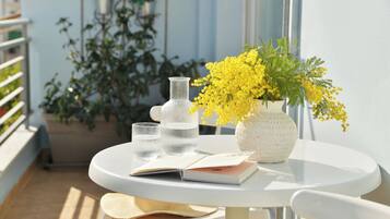 Deluxe Family Apartment | Terrace/patio