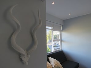 Superior Studio, Mountain View | Living area | 40-inch flat-screen TV with satellite channels, TV, Netflix - Oranjehof Studios (Cape Town)