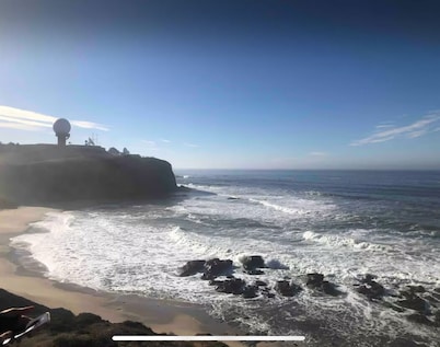 Contemporáneo nuevo apt. cerca de la playa y del centro de HMB