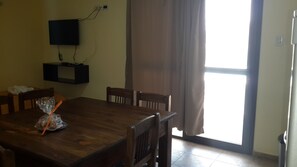 Cabin (3) | In-room dining - Cabanas Bonarda (San Rafael)