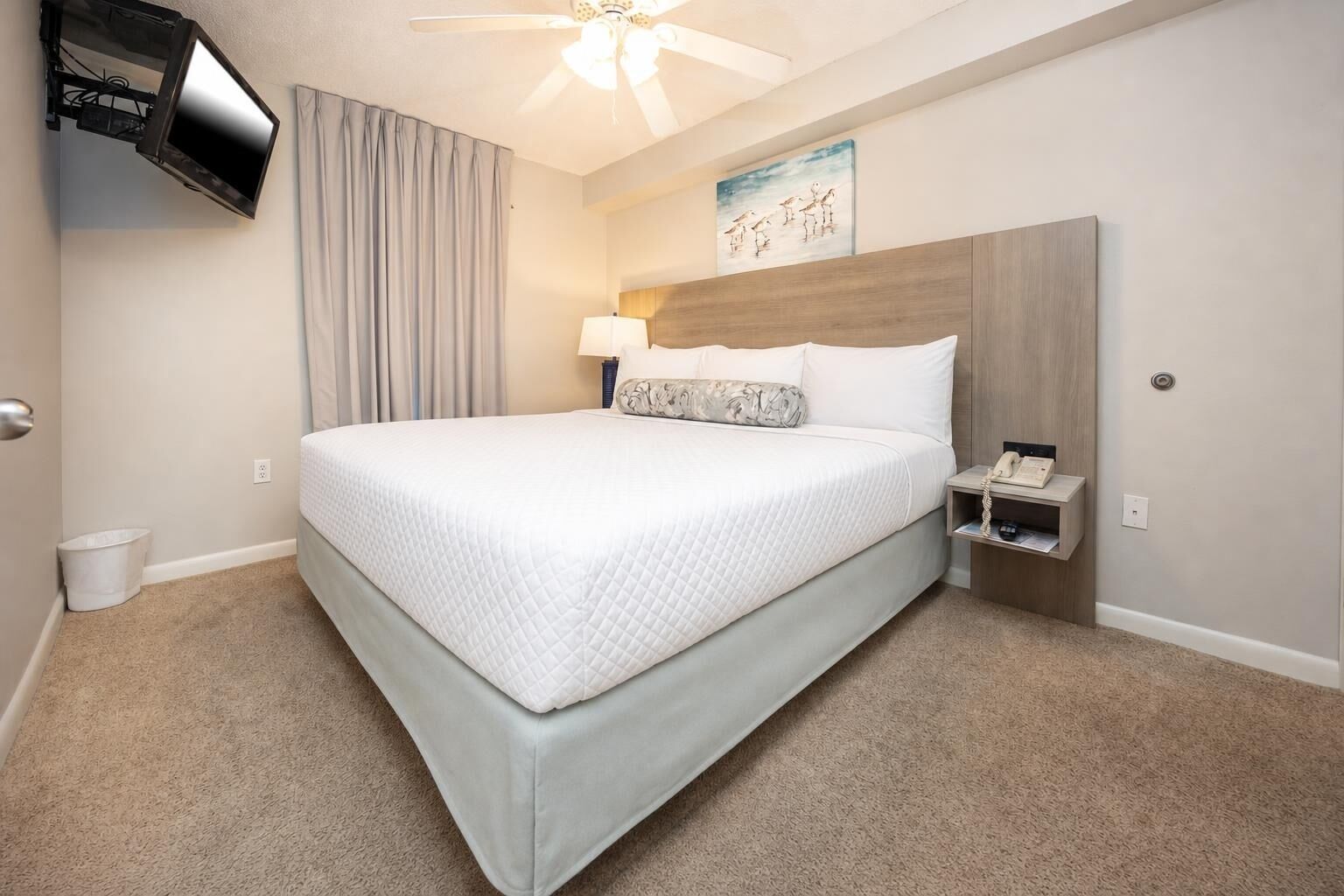 1 habitación, tabla de planchar con plancha, wifi gratis y ropa de cama 