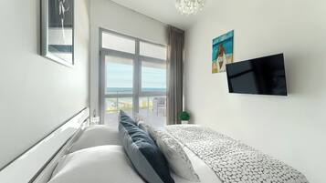 Deluxe-Apartment | BĂŒgeleisen/BĂŒgelbrett, kostenloses WLAN, BettwĂ€sche