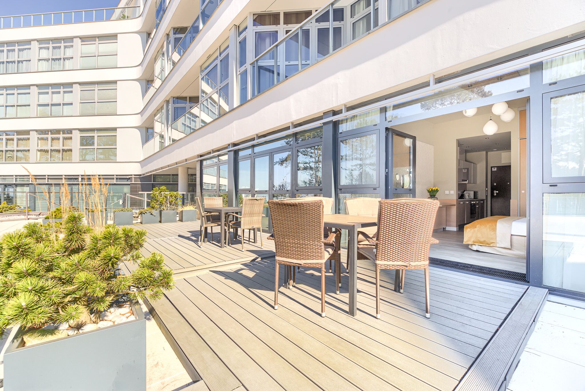 studio | terrace/patio