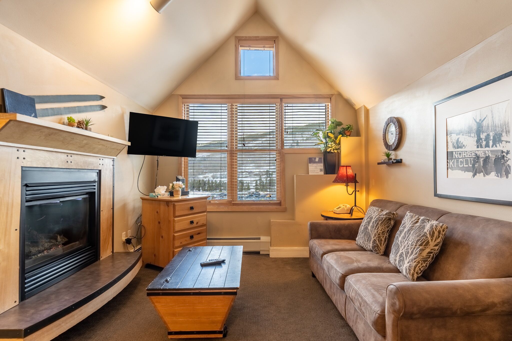 Studio in River Run, Updated  Kitchen, Walk to Lifts, Shops, and Restaurants