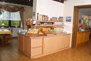 Breakfast served - Ferien-Hotel Riesberghof (Lindberg)