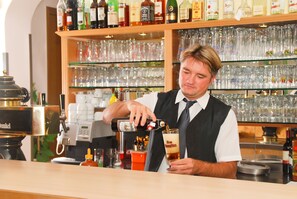 Breakfast served  - Ferien-Hotel Riesberghof (Lindberg)