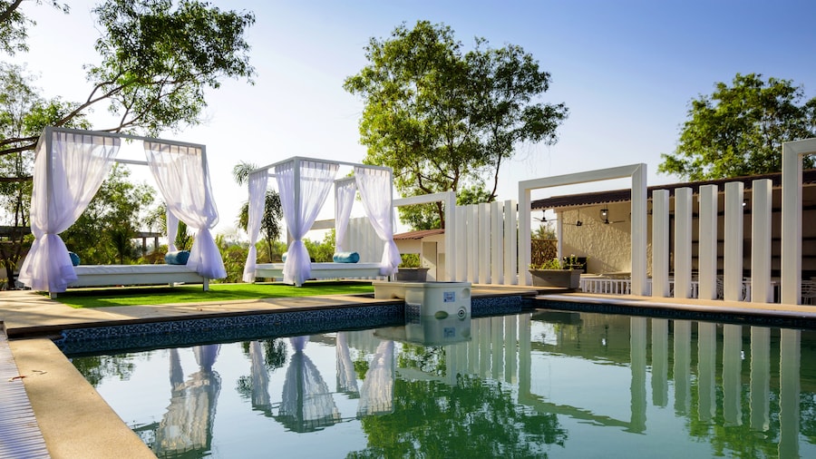 White woods Resort & Spa