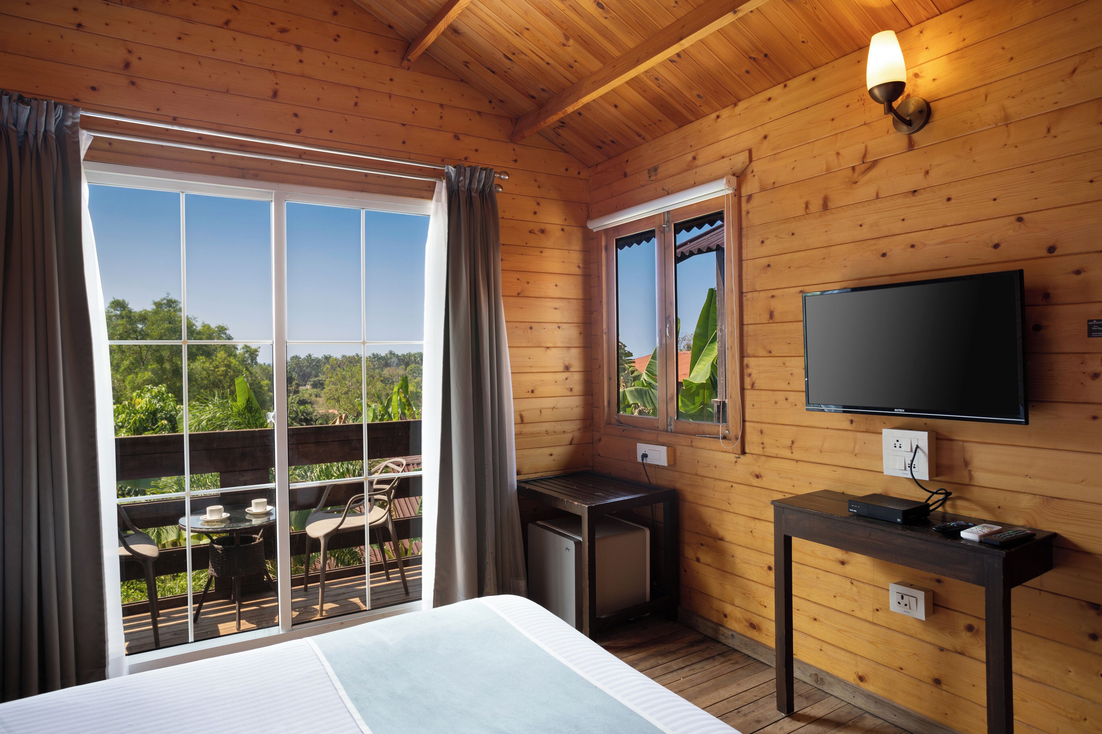 wooden cottage | balcony