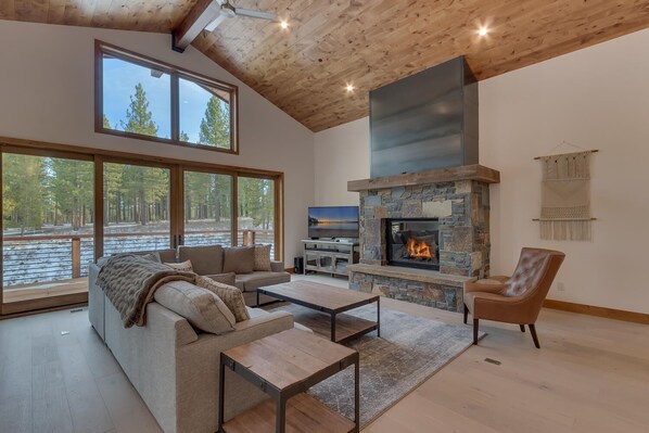 TV, fireplace, stereo