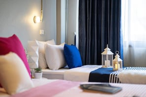 Rollaway beds, free WiFi, bed sheets - Warm Hostel (Chiang Mai)