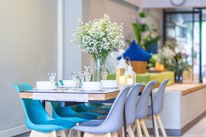 Living area - Warm Hostel (Chiang Mai)