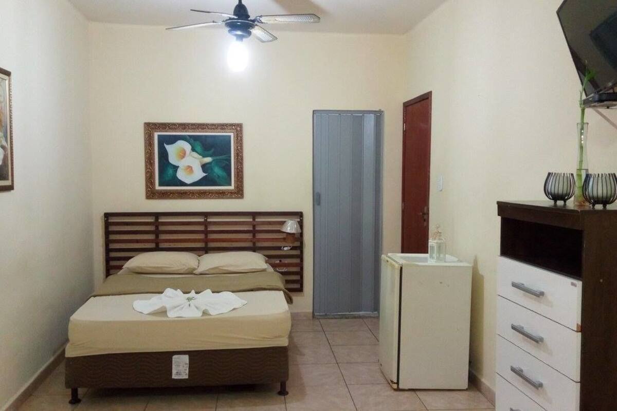 Minibar, iron/ironing board, free WiFi, bed sheets