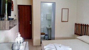 Minibar, iron/ironing board, free WiFi, bed sheets