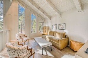 Flat-screen TV, fireplace, offices