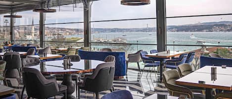 Breakfast, lunch, dinner served; international cuisine