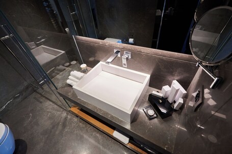 Metropolitan Hotels Bosphorus - Image 32