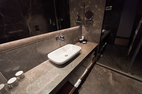 Metropolitan Hotels Bosphorus - Image 60