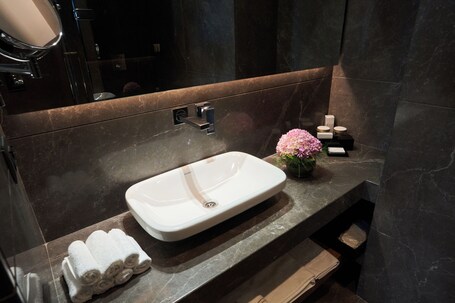 Metropolitan Hotels Bosphorus - Image 14