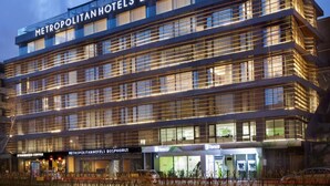 A modern hotel building with multiple floors and a prominent signage reading "METROPOLITANHOTELS BOSPHORUS". - Metropolitan Hotels Bosphorus (Istanbul)
