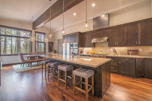 Alpine Sierra at Schaffer's Mill, Club Amenities Ski & Golf, Lake Tahoe!