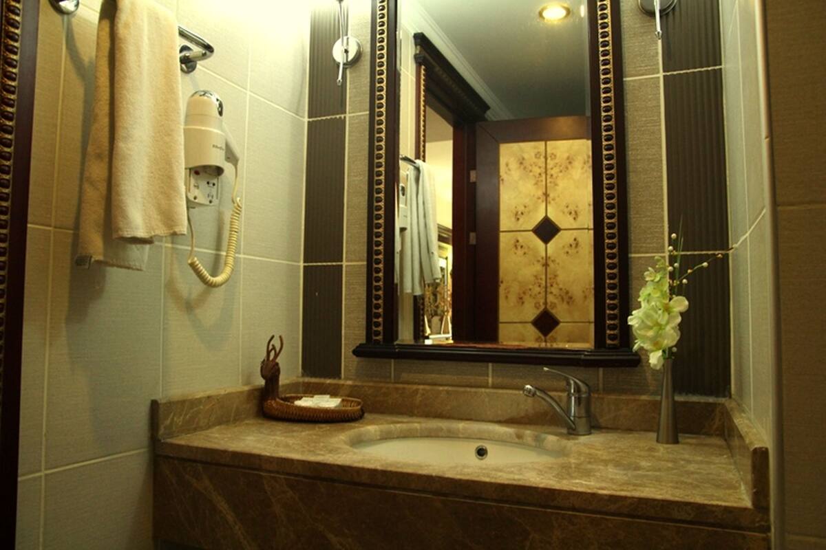 free toiletries, hair dryer, towels