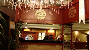 Quầy tiếp tân