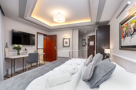 Premium bedding, in-room safe, individually decorated. City Apartments - Apartamenty Butikowe