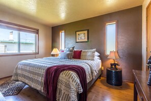 2 chambres, fer et planche à repasser, Wi-Fi gratuit, draps fournis