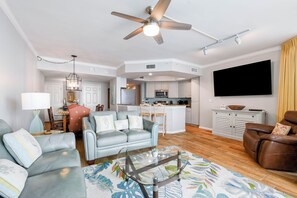 Smart TV, DVD player