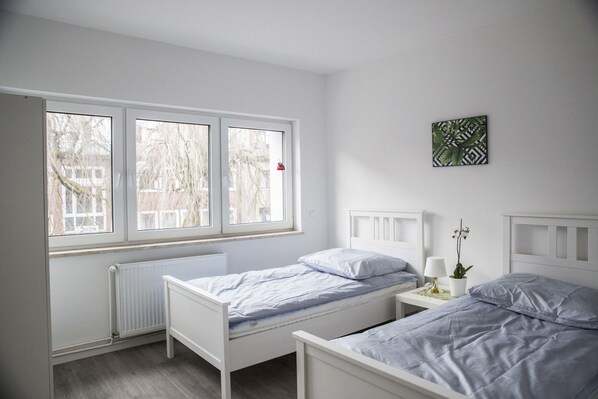 1 habitación, escritorio, tabla de planchar con plancha y wifi gratis