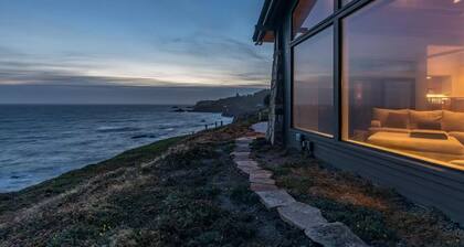 Private, Oceanfront Views, Great WiFi, Timber Cove