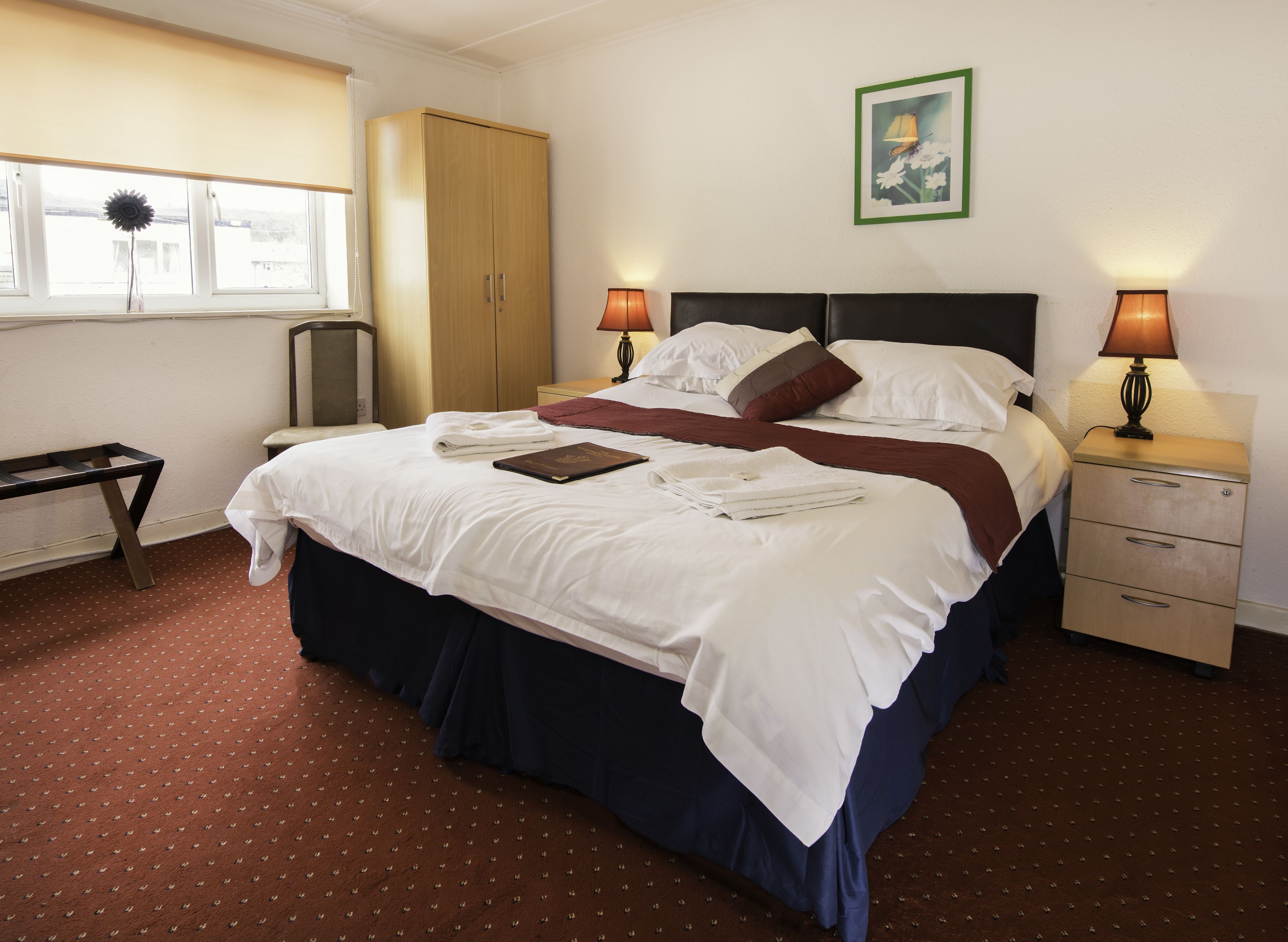Desk, cribs/infant beds, free WiFi, bed sheets